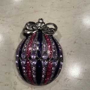 VINTAGE PINK CLEAR PIN / RING BALLOON BOW TOP